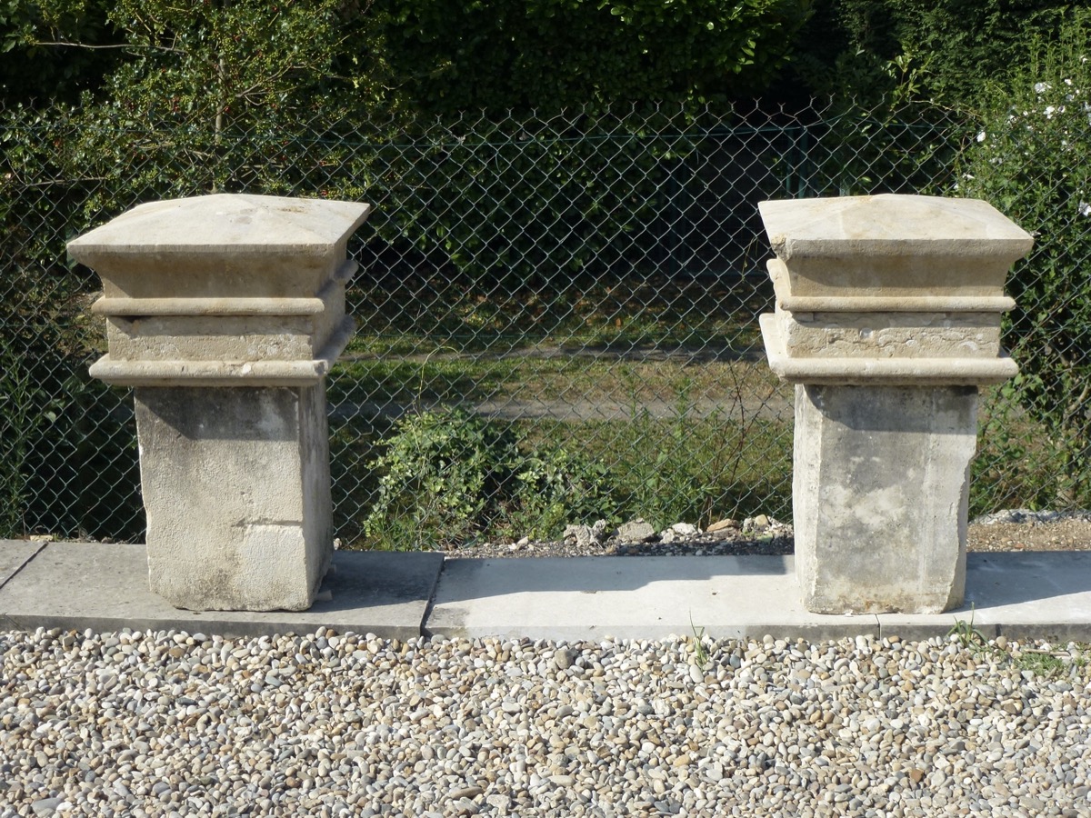 Antique pile caps  - Stone - Louis XV - XVIIIthC.