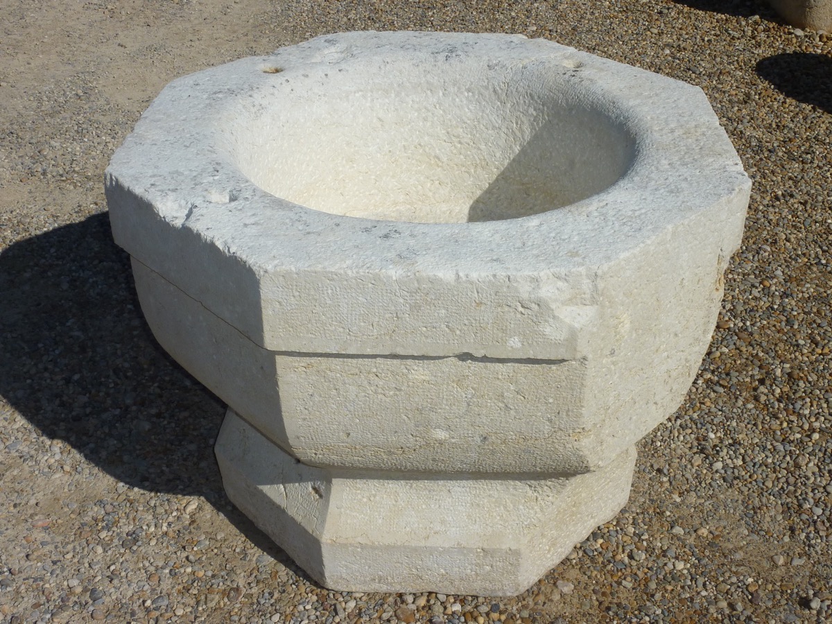 Stoup  - Stone - Medieval - XV<sup>th</sup> C.