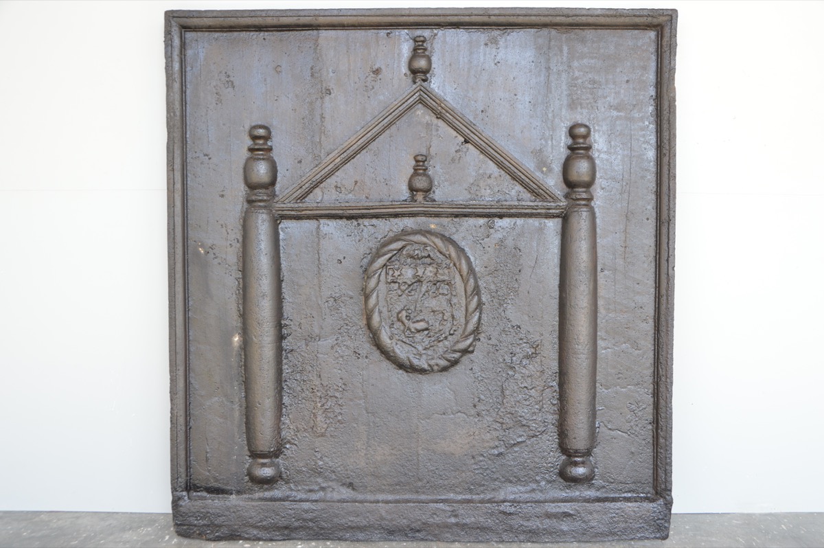 Antique fireback, Cast iron fire-back  - Cast iron - Louis XVI - XVIIthC.