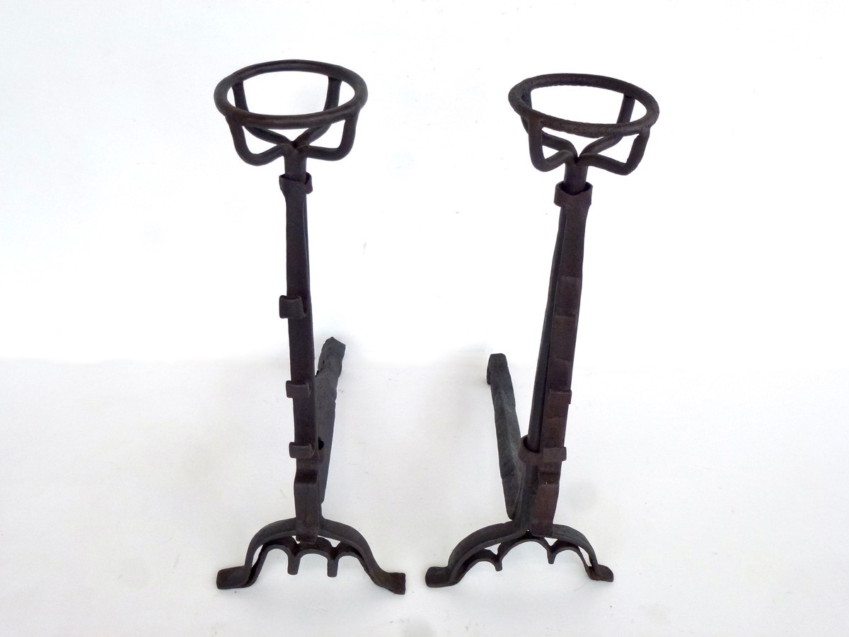 Chenets anciens, Landier anciens  - Fer forgé - Gothique - XVIIeS.