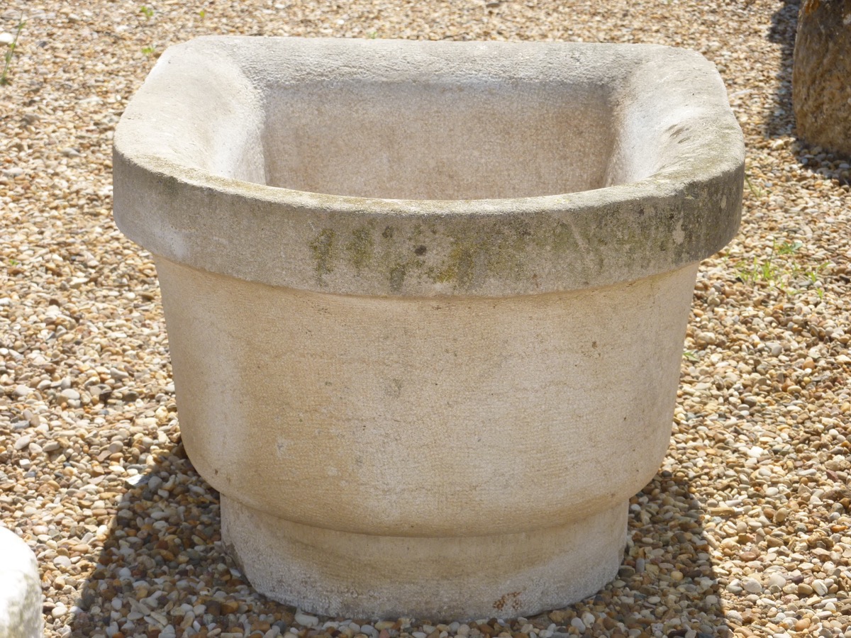 Fontaine en pierre ancienne  - Pierre - Art nouveau - XIX<sup>e</sup> S.