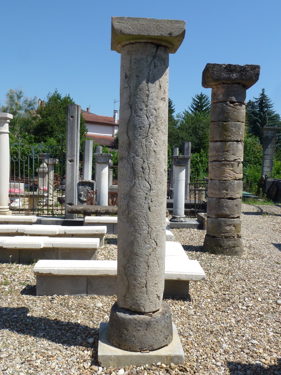 Antique column, Pillar  - Stone - Louis XIV - XVIIthC.