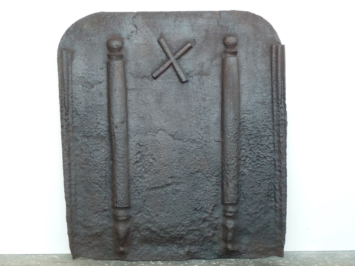 Antique fireback, Cast iron fire-back  - Cast iron - Medieval - XVIIthC.