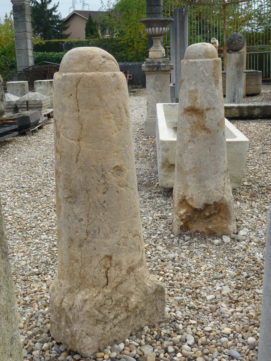 Borne en pierre, Chaperon ou couvertine de mur, Pilastre  - Pierre  - XVIIIe S.