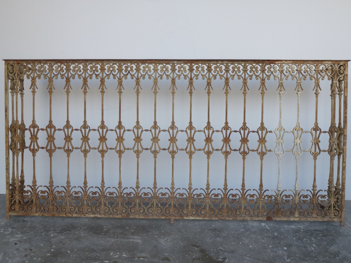 Balcon, Garde-corps ancien  - Fonte - Néo-gothique - XIXeS.