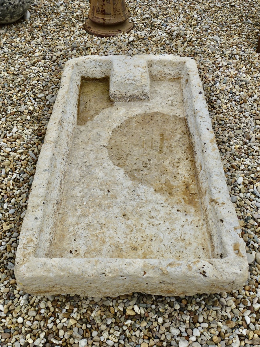 Fontaine en pierre ancienne  - Pierre - Art populaire - XIXeS.