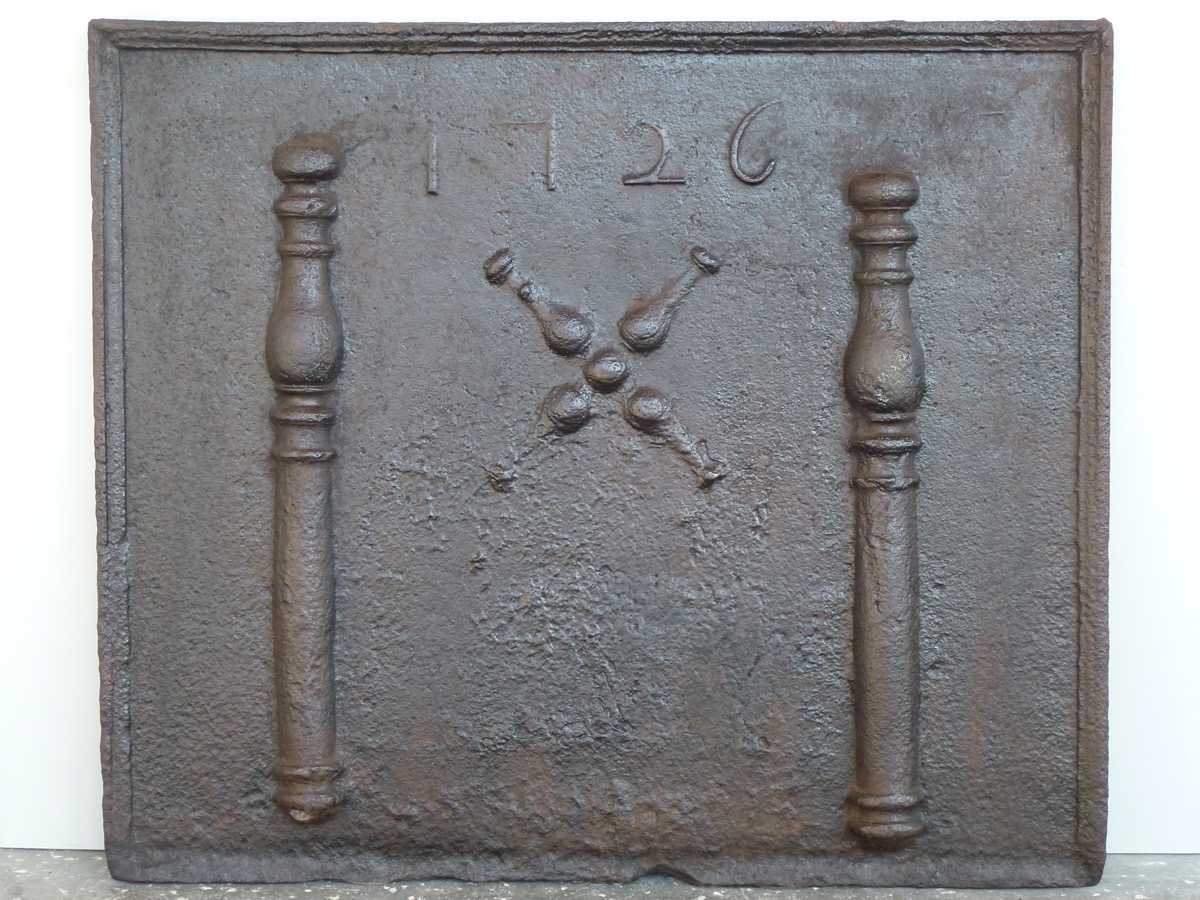 Antique fireback, Cast iron fire-back  - Cast iron - Régence - XVIIIthC.