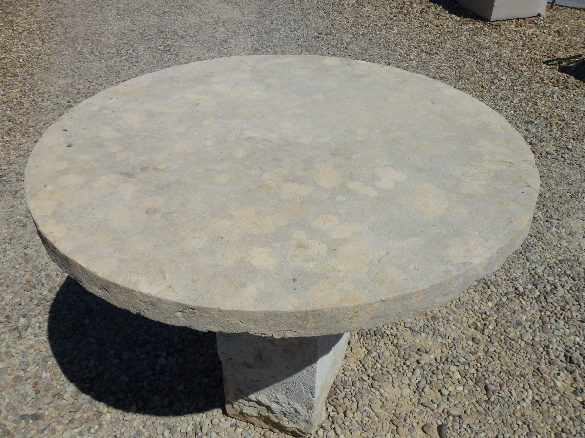 Table de jardin en pierre  - Pierre - Restauration - XIX<sup>e</sup> S.