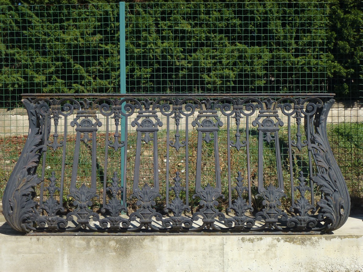 Antique balcony, Balustrade  - Cast iron - Louis XIV - XIXthC.