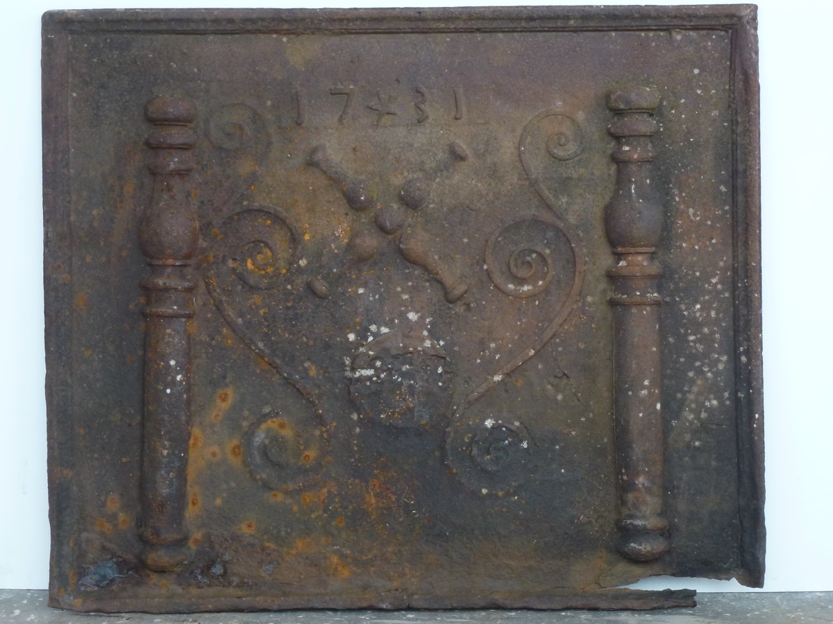 Antique fireback, Cast iron fire-back  - Cast iron - Régence - XVIIIth C.