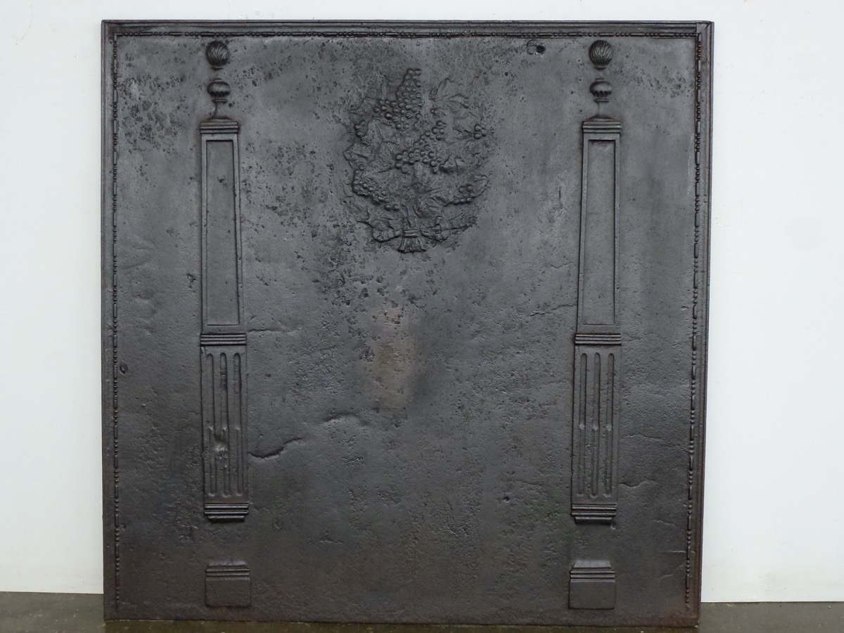 Antique fireback, Cast iron fire-back  - Cast iron - Louis-Philippe - XIXth C.