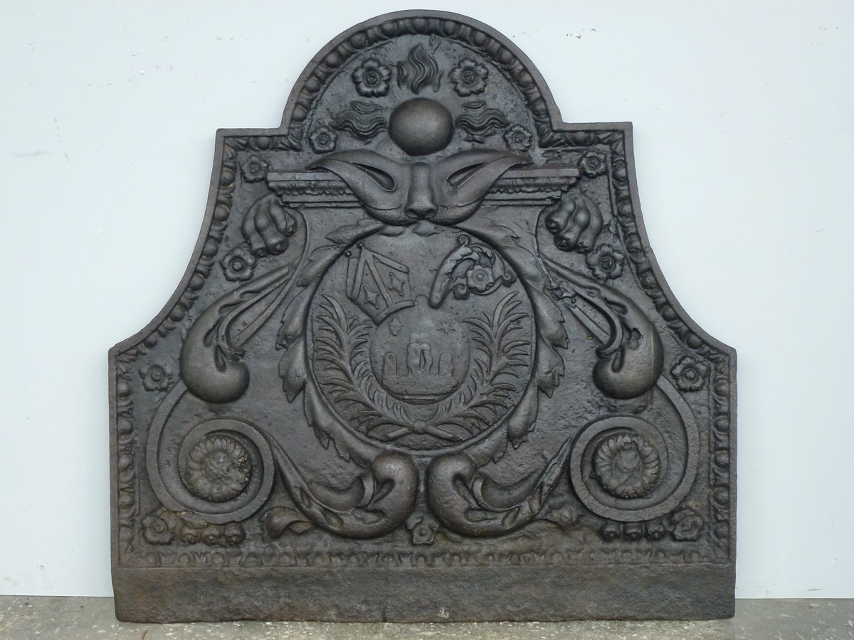 Antique fireback, Cast iron fire-back  - Cast iron - Régence - XVIIIth C.