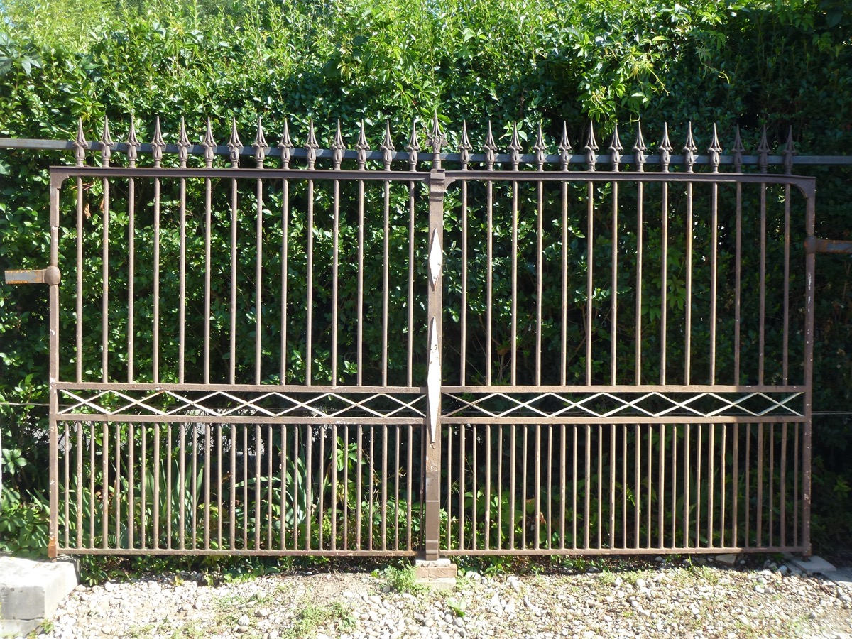 Antique gate, Gatepillar  - Wrought iron - Directoire - XIXth C.