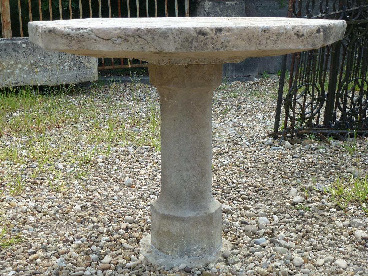Table de jardin en pierre  - Pierre - Louis XIV - XVIII<sup>e</sup> S.