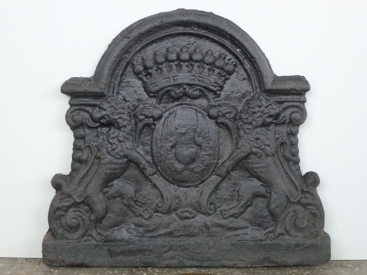 Antique fireback, Cast iron fire-back  - Cast iron - Louis XIV - XVIIth C.