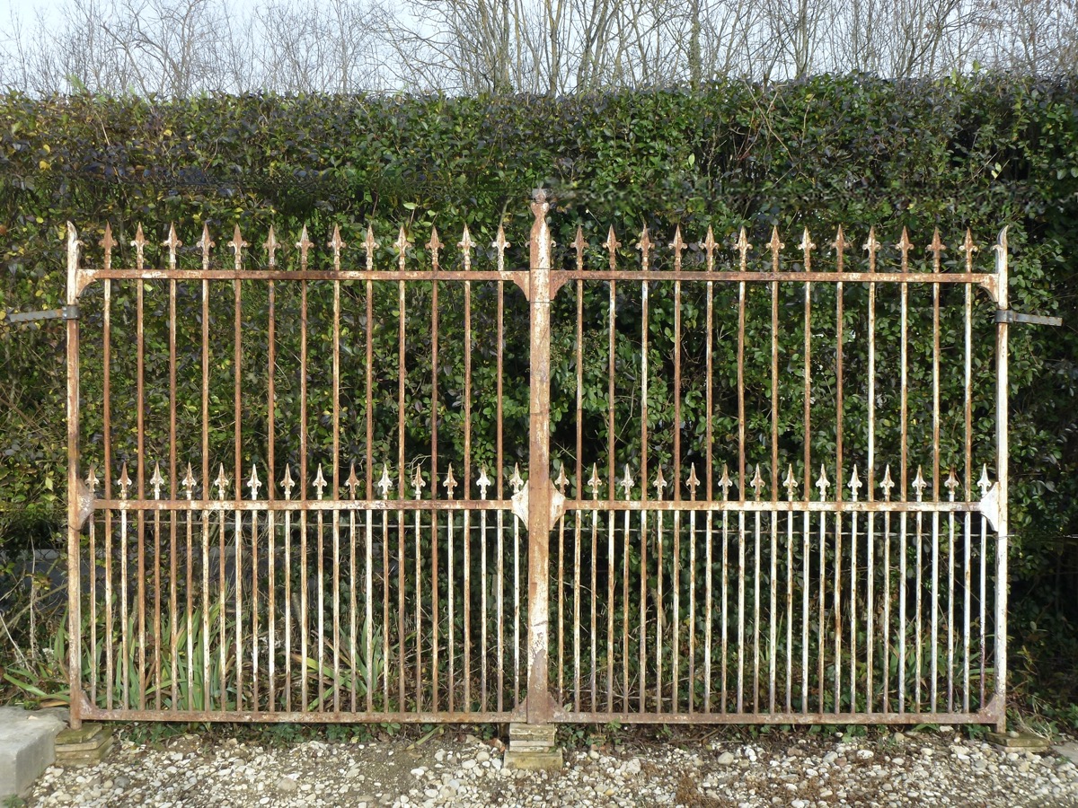 Antique gate, Gatepillar  - Wrought iron  - XIXth C.