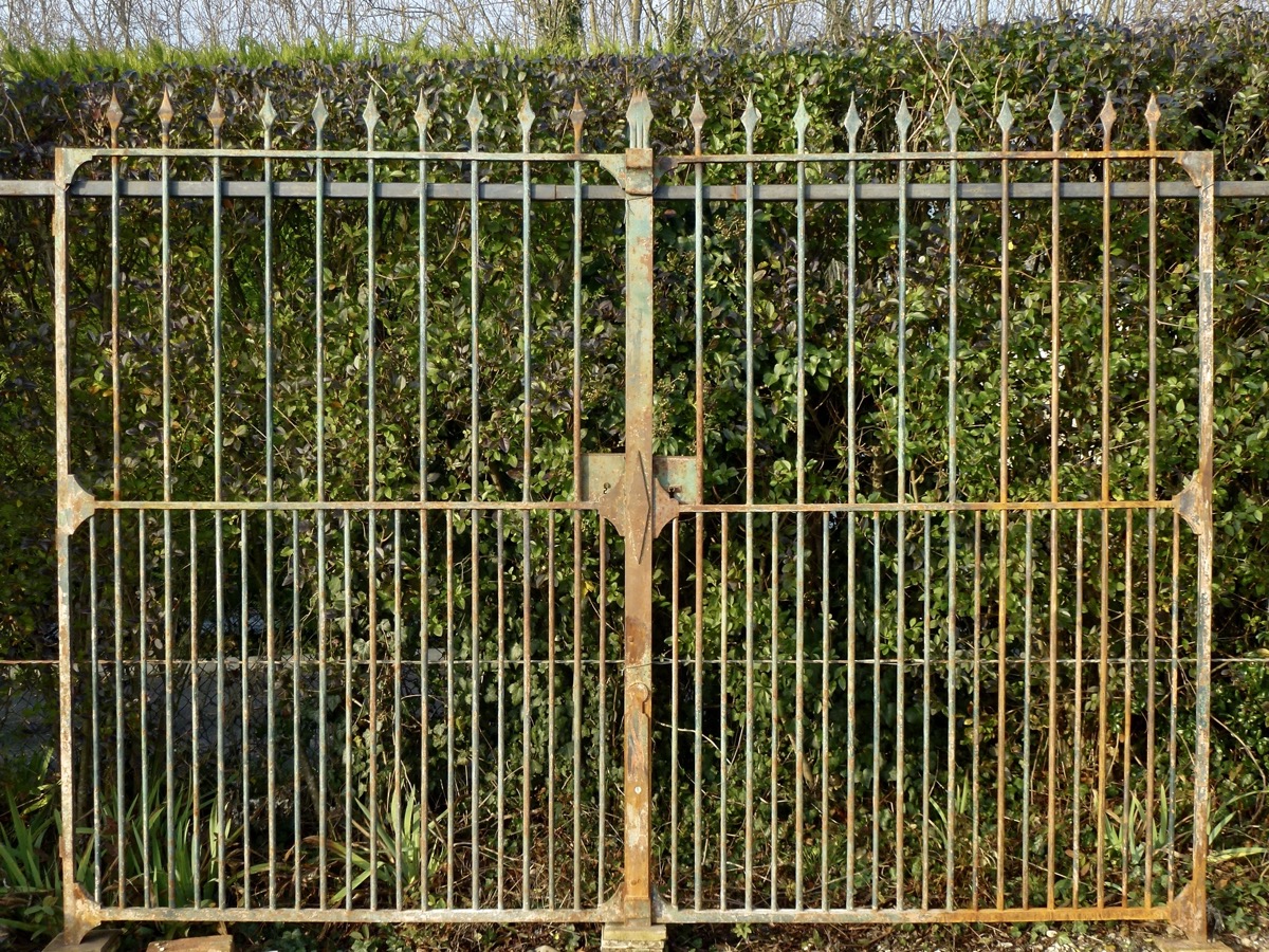 Antique gate, Gatepillar  - Wrought iron - Louis XVI - XIXth C.