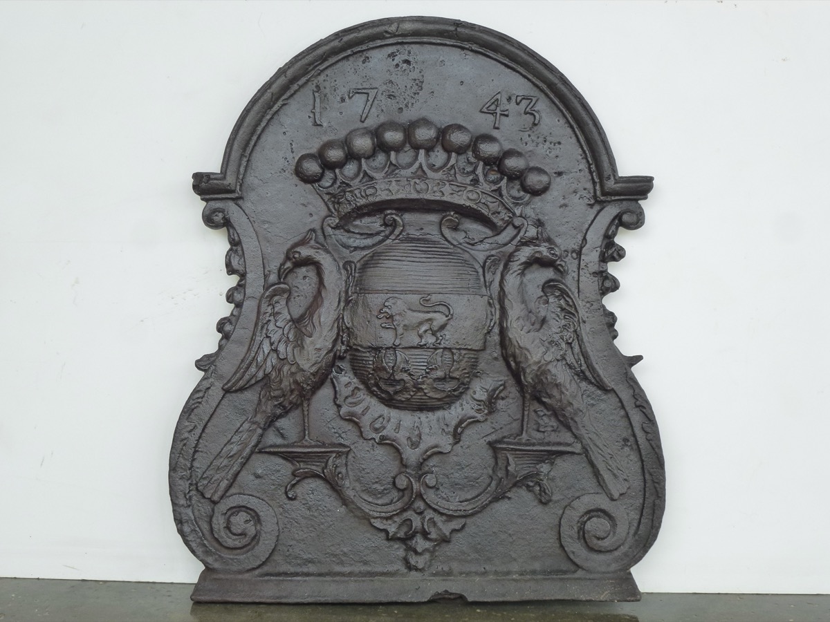 Antique fireback, Cast iron fire-back  - Cast iron - Régence - XVIIIth C.