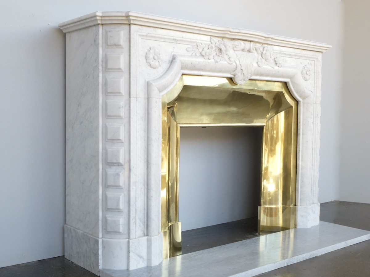 Antique fireplace  - White Marble - Louis XIV - XIX<sup>th</sup> C.