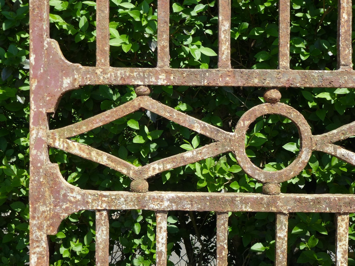 Antique gate, Gatepillar  - Wrought iron - Directoire - XVIII<sup>th</sup> C.