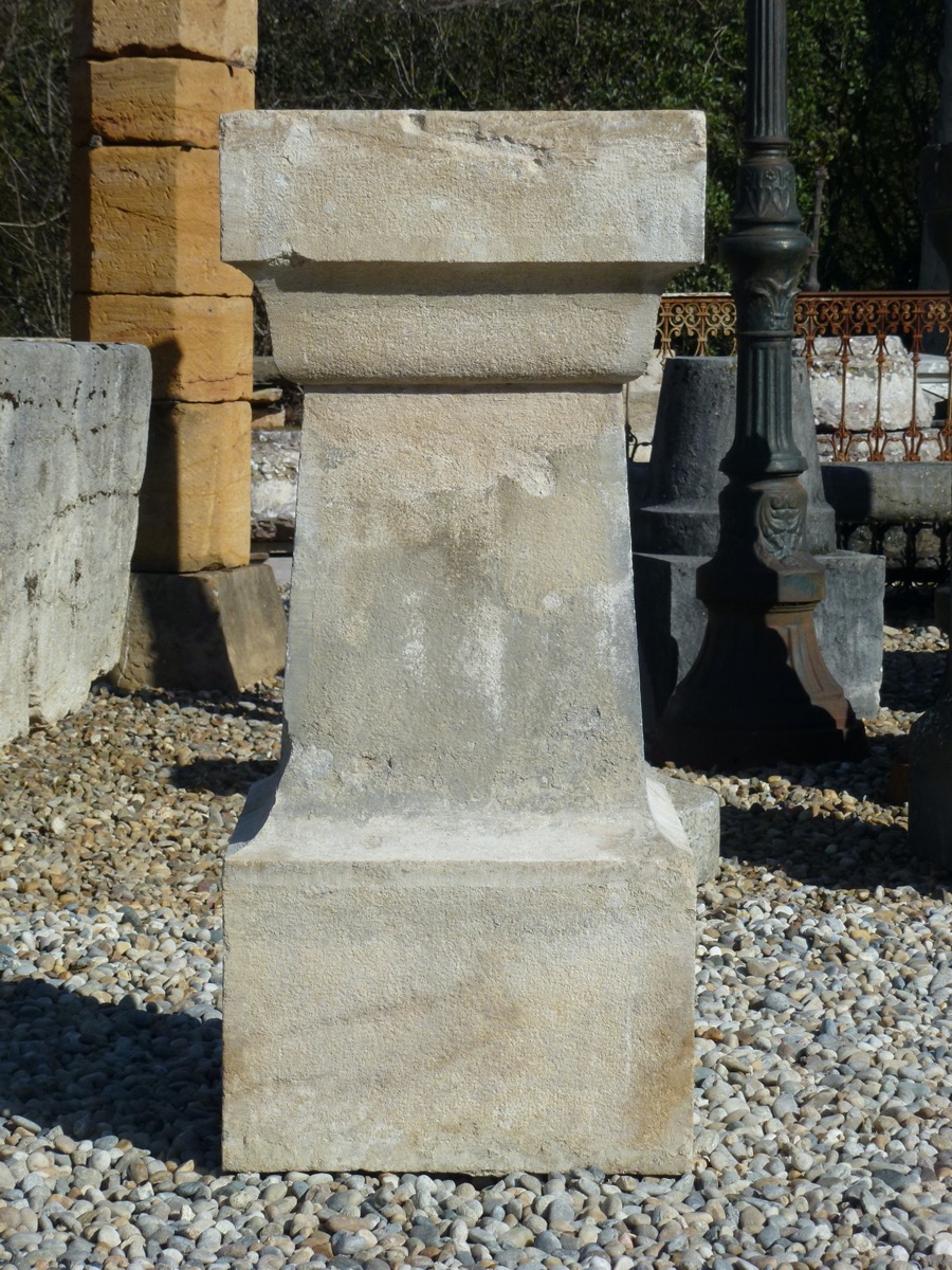 Piédestal en pierre, socle ancien  - Pierre - Haussmannien - XIX<sup>e</sup> S.