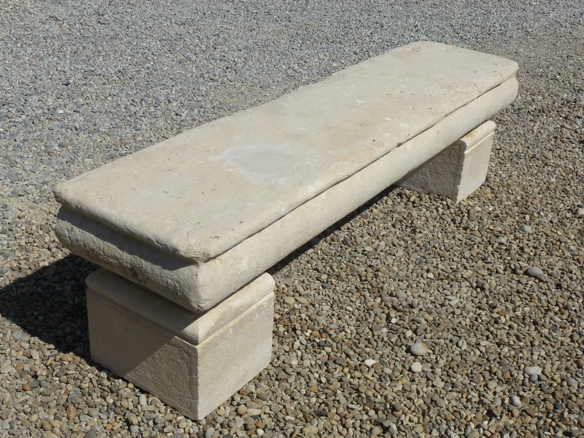 Antique bench  - Stone - Louis XIV - XVII<sup>th</sup> C.