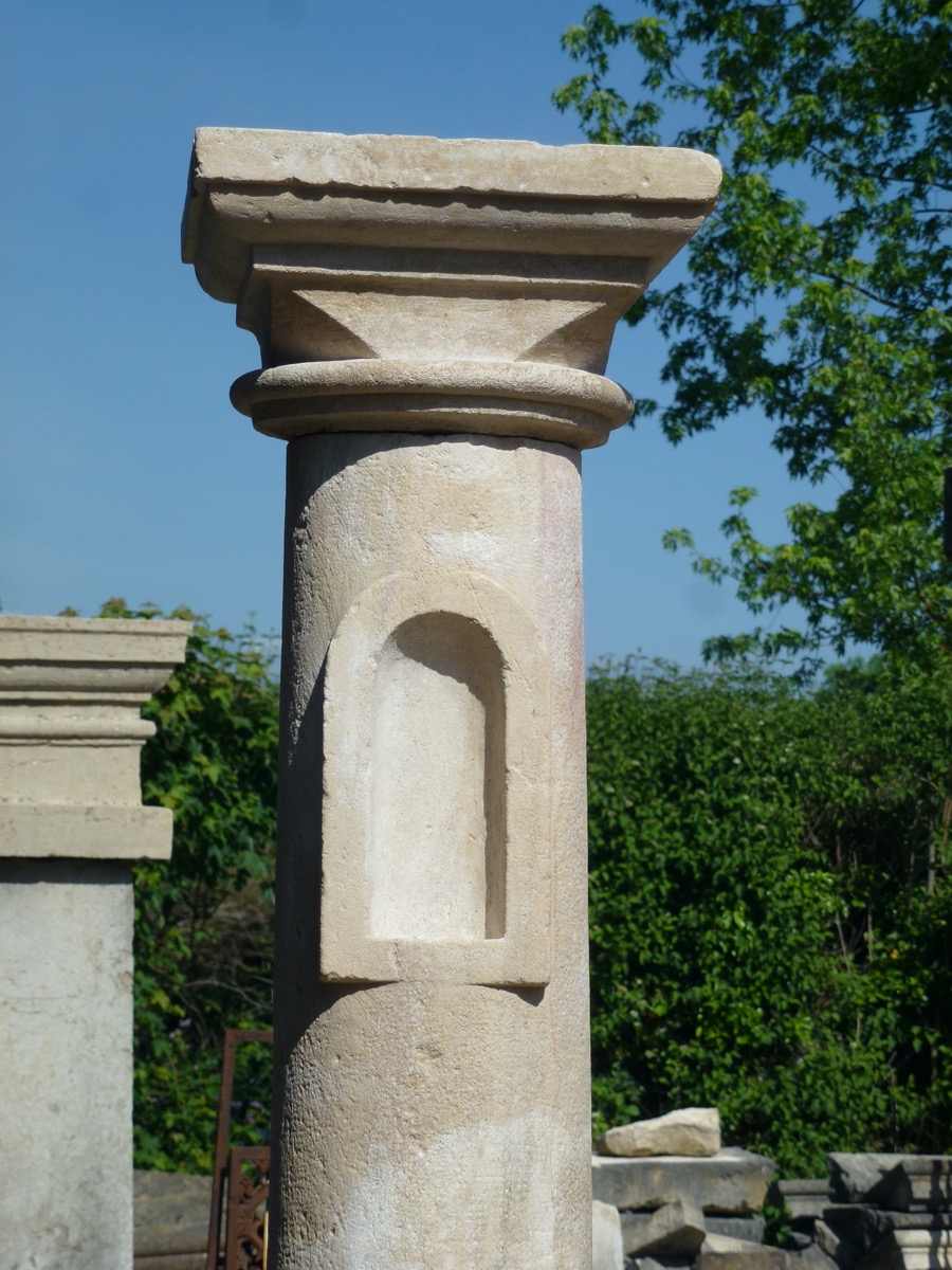 Antique column, Pillar  - Stone - Louis XVI - XVIII<sup>th</sup> C.