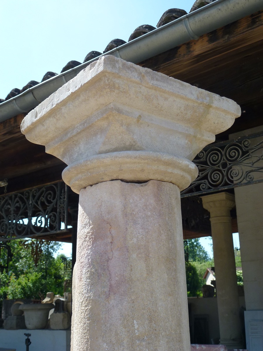 Antique column, Pillar  - Stone - Louis XVI - XVIII<sup>th</sup> C.