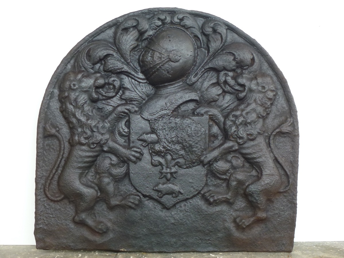 Antique fireback, Cast iron fire-back  - Cast iron - Medieval - XVII<sup>th</sup> C.