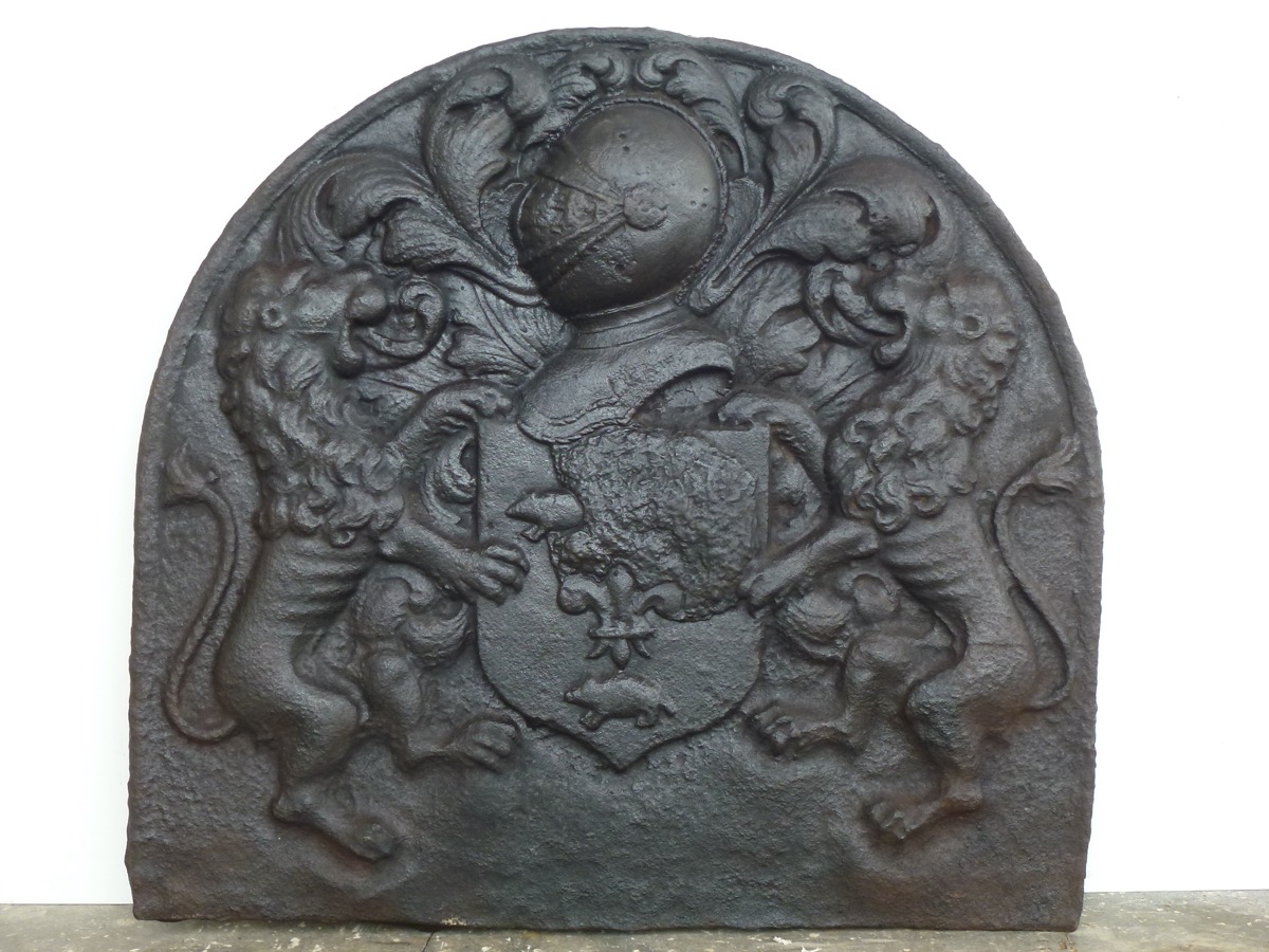 Antique fireback, Cast iron fire-back  - Cast iron - Medieval - XVIIth C.