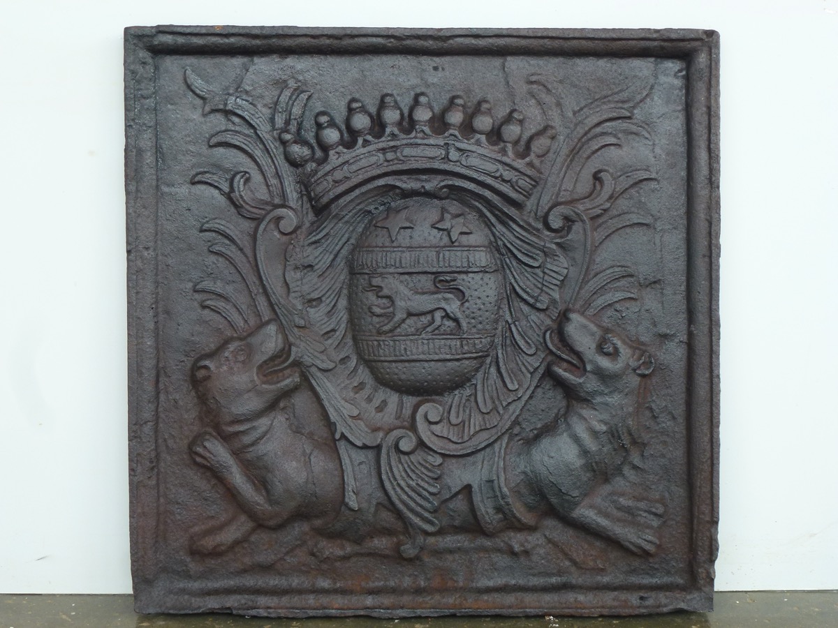 Antique fireback, Cast iron fire-back  - Cast iron - Louis XV - XVIIIth C.