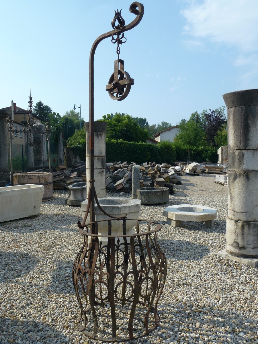 Antique well, Edge well  - Wrought iron - Louis XIV - XVIIthC.