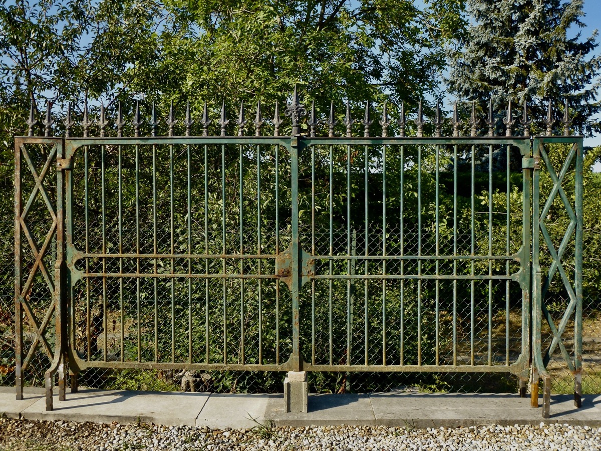 Portail ancien, Piliers en pierre  - Fer forgé - Directoire - XIXeS.