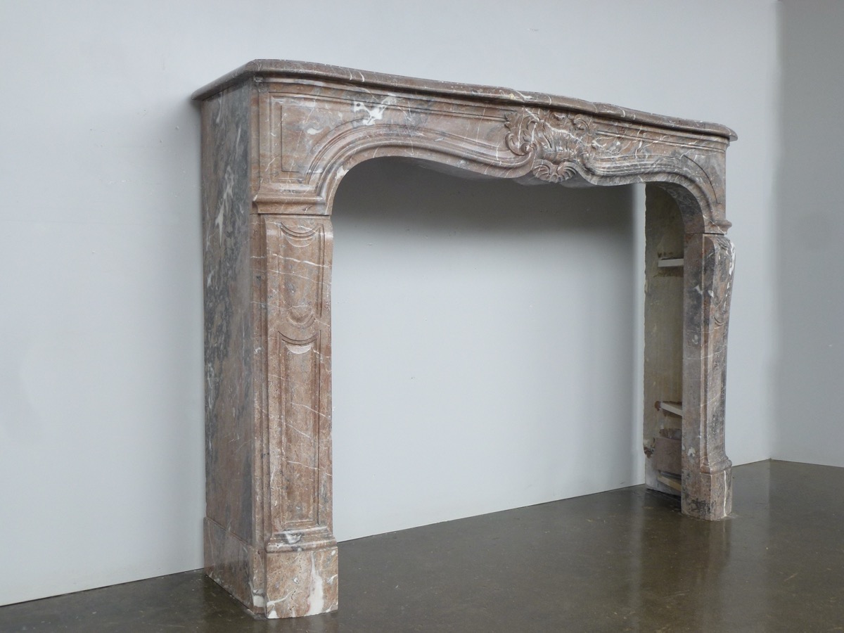 Antique fireplace  - Marble - Louis XV - XX<sup>th</sup> C.