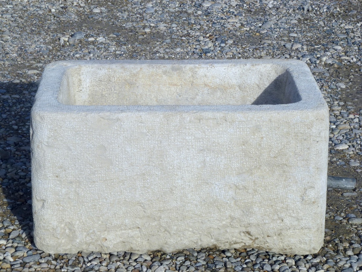 Fontaine en pierre ancienne  - Pierre - Art populaire - XIXeS.