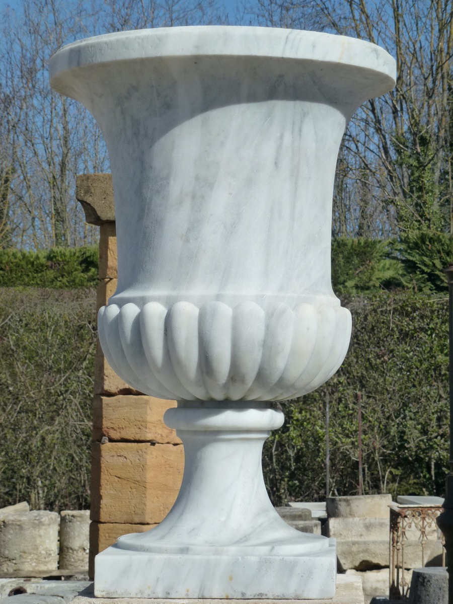 Antique urn  - Marble - Directoire - XIX<sup>th</sup> C.