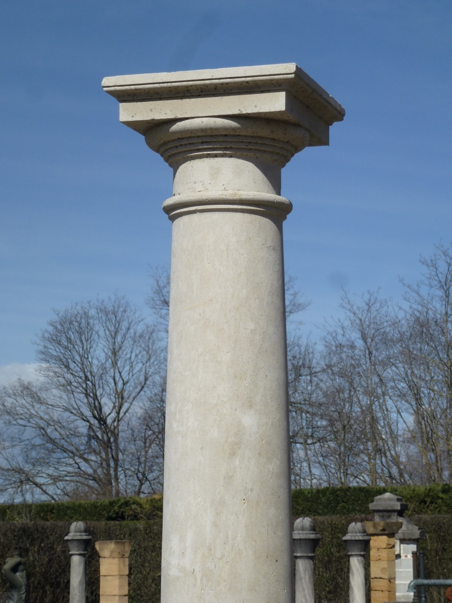 Colonne en pierre, Pilier en pierre  - Pierre - Louis XVI - XX<sup>e</sup> S.