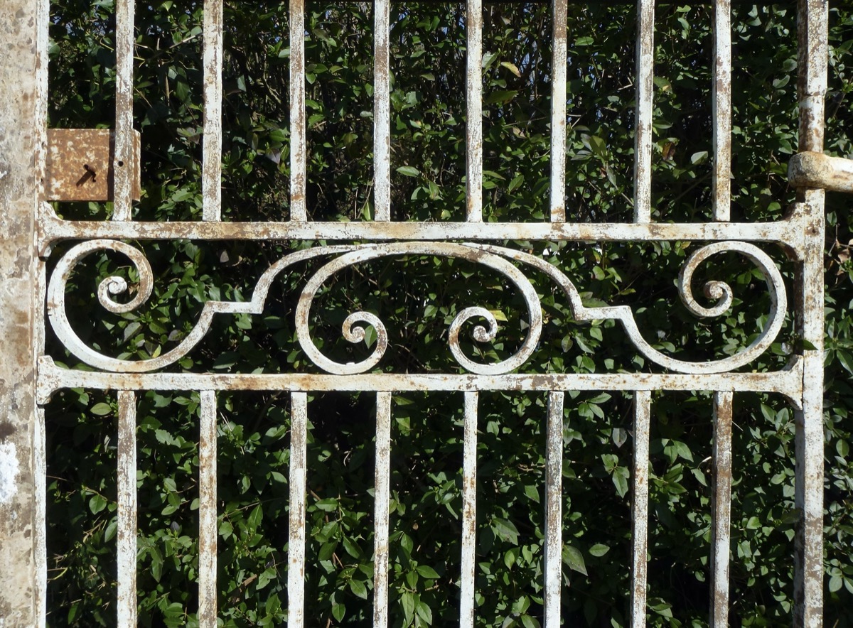 Antique gate, Gatepillar  - Wrought iron - Louis XIV - XVII<sup>th</sup> C.