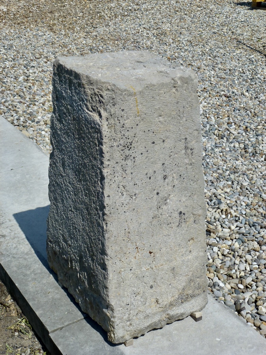 Piédestal en pierre, socle ancien  - Pierre - Art populaire - XIX<sup>e</sup> S.