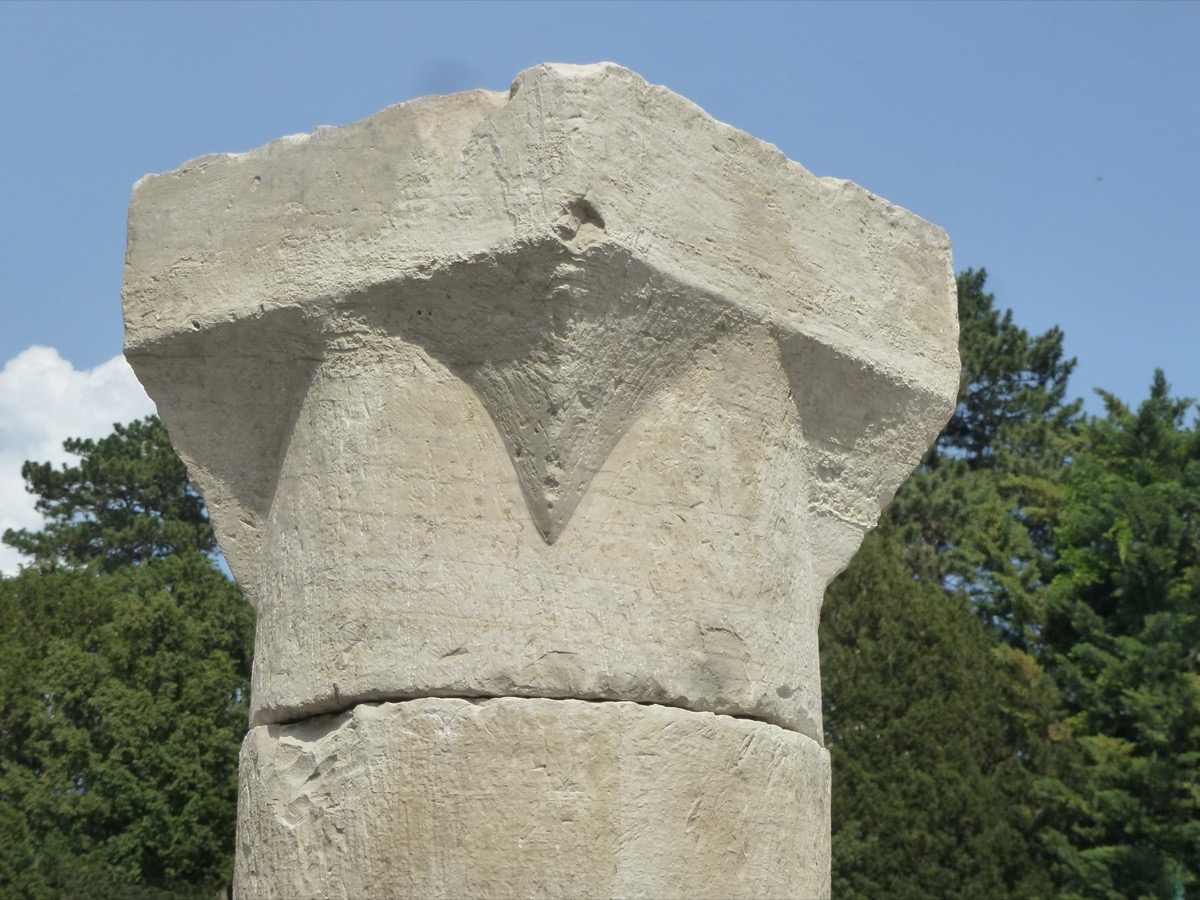 Colonne en pierre, Pilier en pierre  - Pierre - Haute époque - XV<sup>e</sup> S.