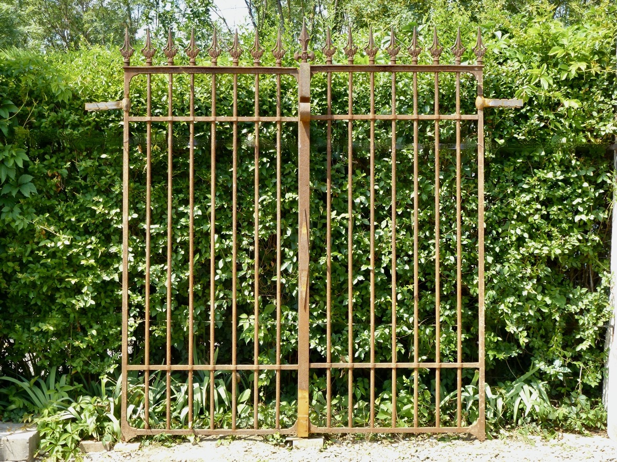 Antique gate, Gatepillar  - Wrought iron - Directoire - XVIIIthC.