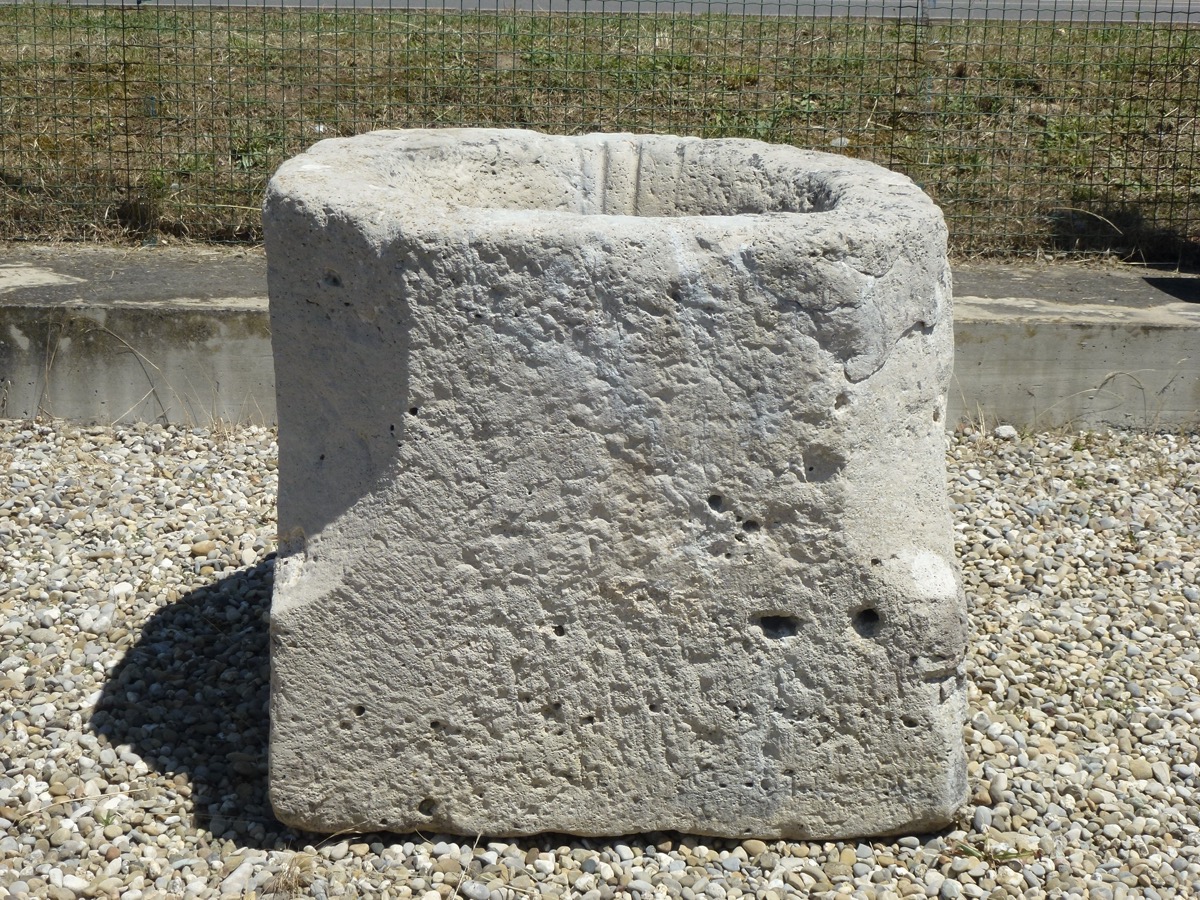 Puits en pierre, Margelle de puits  - Pierre - Haute époque - XVe S.