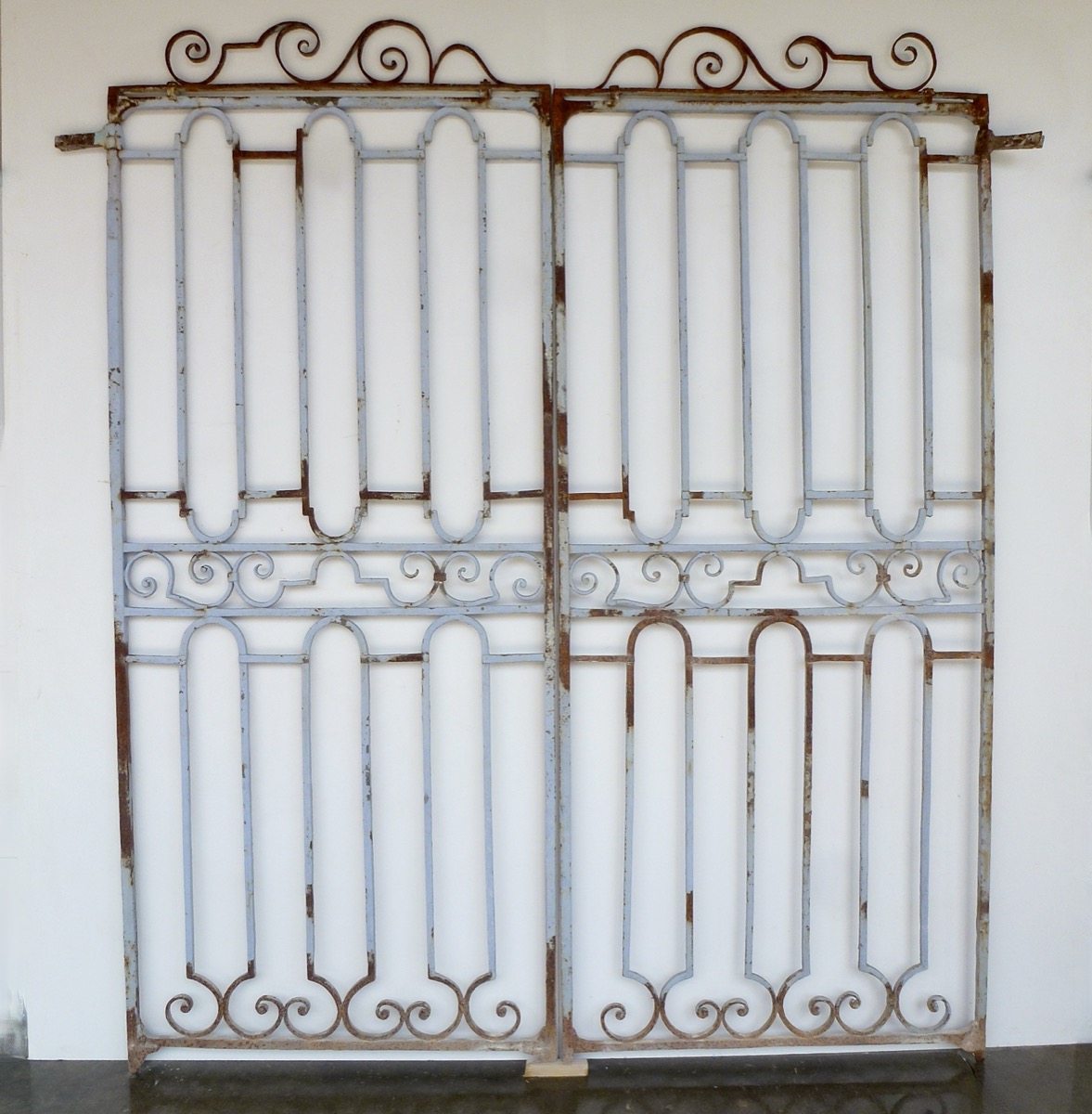 Antique gate, Gatepillar  - Wrought iron - Louis XIV - XVIIthC.