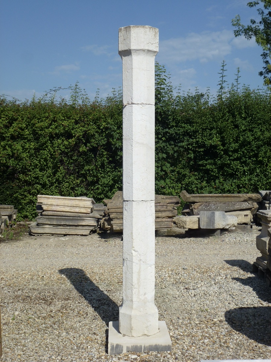 Antique column, Pillar  - Stone - Medieval - XVIthC.