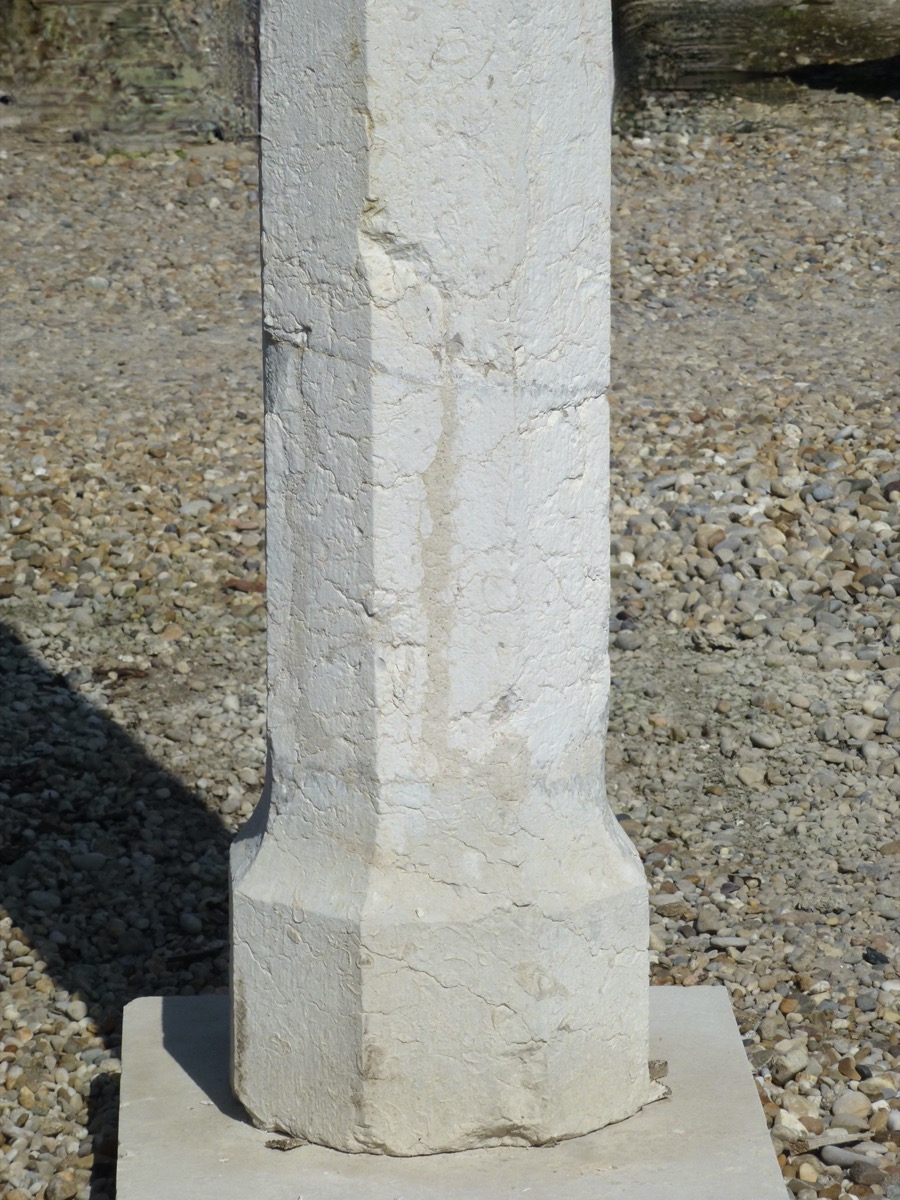 Colonne en pierre, Pilier en pierre  - Pierre - Haute époque - XVI<sup>e</sup> S.