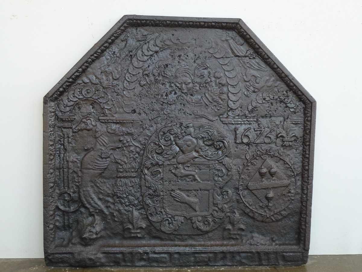 Plaque cheminée ancienne, Contrecoeur ancien  - Fonte - Louis XIII - XVIIeS.