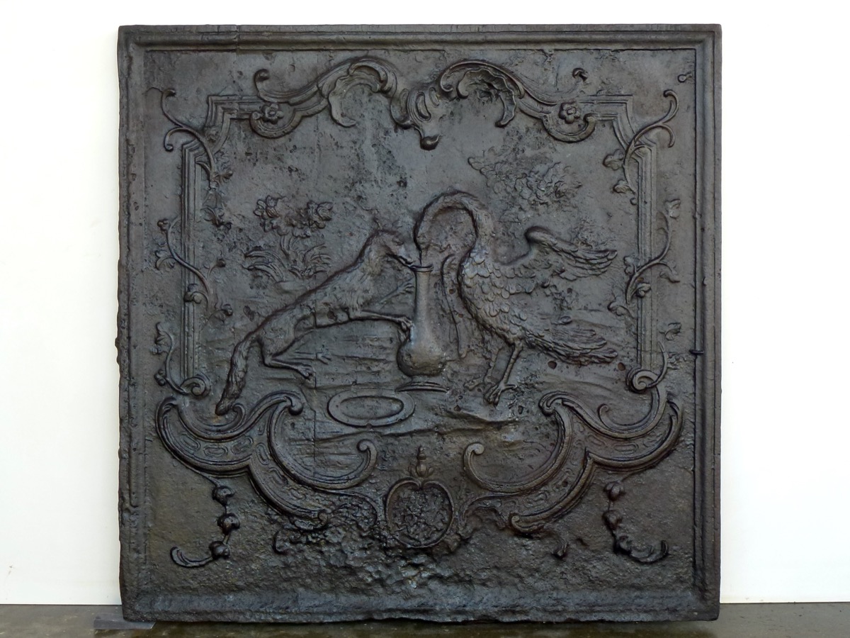 Antique fireback, Cast iron fire-back  - Cast iron - Régence - XVIIIthC.