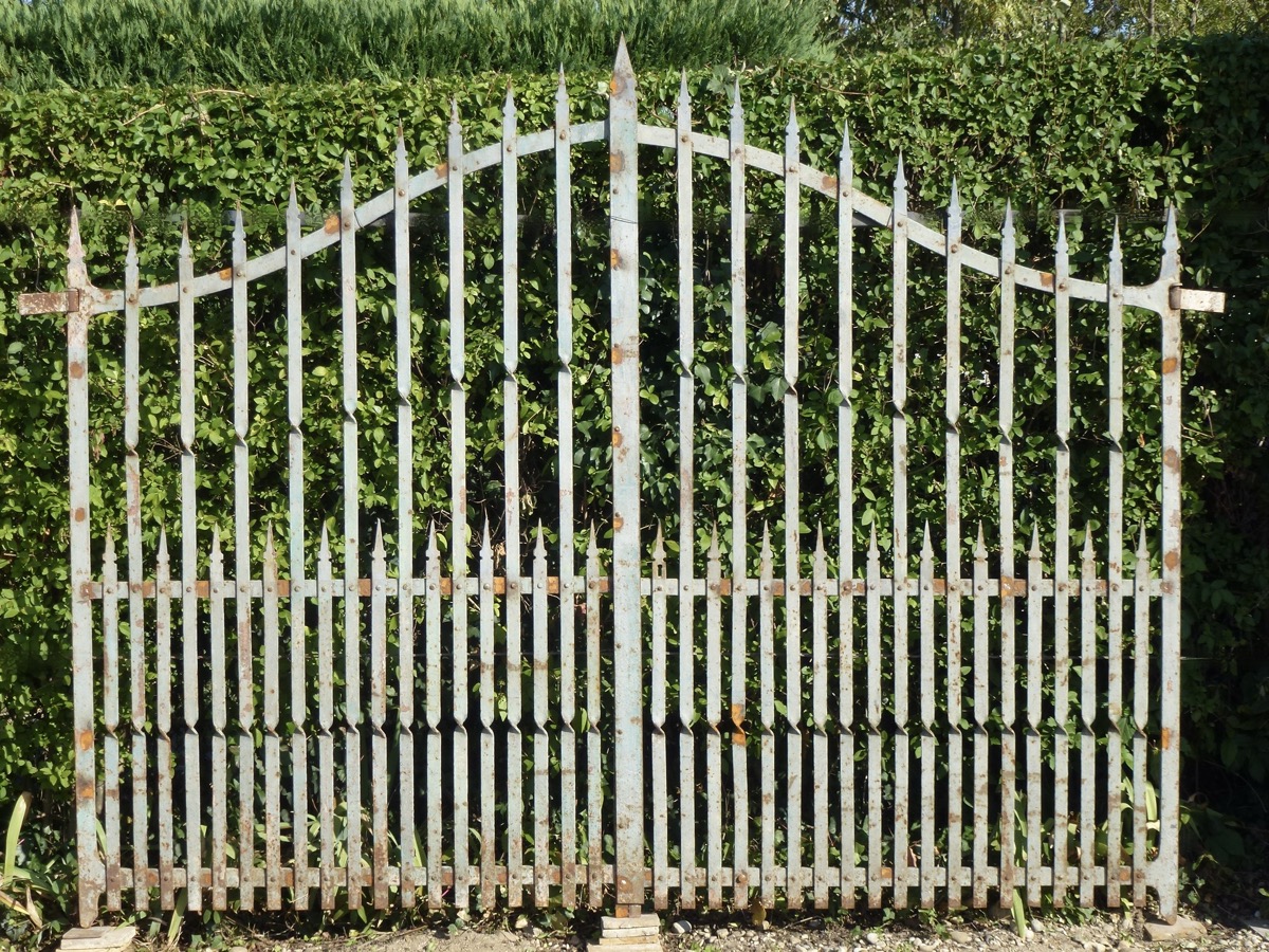 Antique gate, Gatepillar  - Wrought iron - Rustic country - XIXthC.