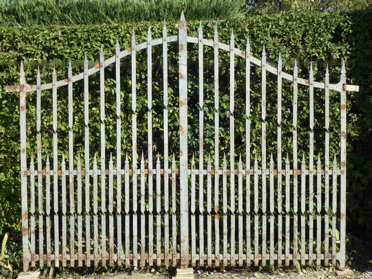 Antique gate, Gatepillar  - Wrought iron - Rustic country - XIXth C.