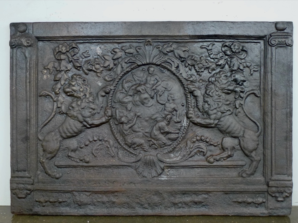 Plaque de cheminée mythologique Jupiter et les quatre saisons - XVIIe S.